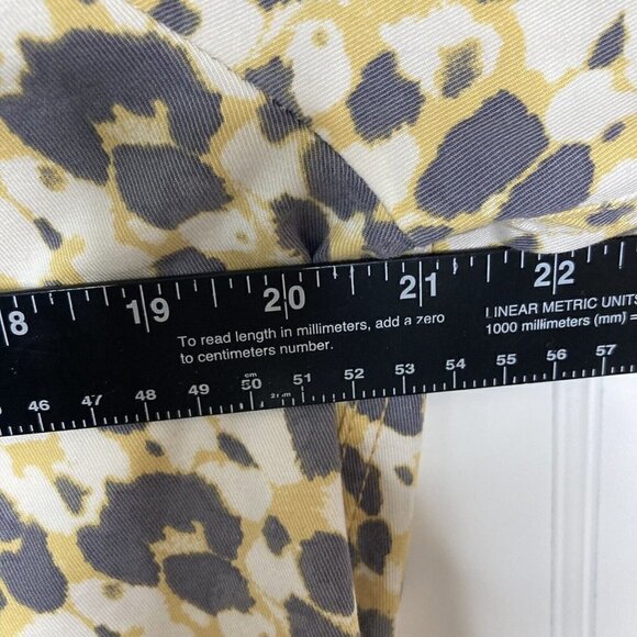 Cabi Providence Women’s Medium Button Up Shirt Jacket Animal Print Gray Yellow - Picture 7 of 9